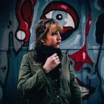 圣女摊牌 漫画:揭开神秘面纱的少女与命运的对决 wznp0